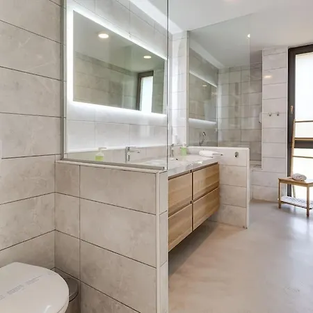 Luxury W Heated Pool, Jacuzzi & Sauna Rastevic
