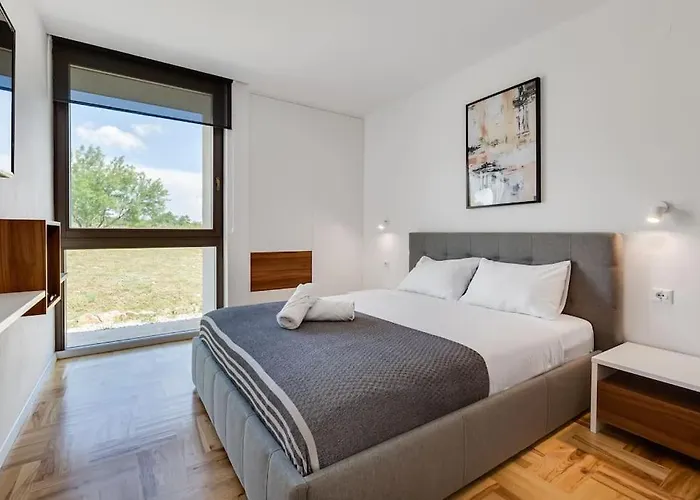 Villa Luxury Spa Villa W Heated Pool, Jacuzzi & Sauna