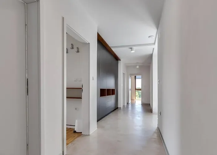 Villa T, Spacious With Heated Pool, Hot Tub & Sauna *