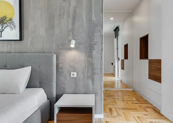 T, Spacious With Heated Pool, Hot Tub & Sauna * Rastevic