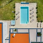 Luxury Spa Villa W Heated Pool, Jacuzzi & Sauna Rastevic