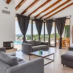 Luxury Spa Villa W Heated Pool, Jacuzzi & Sauna Βίλα *