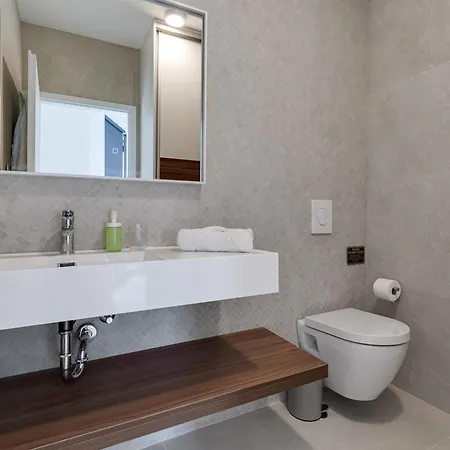Вилла T, Spacious With Heated Pool, Hot Tub & Sauna *